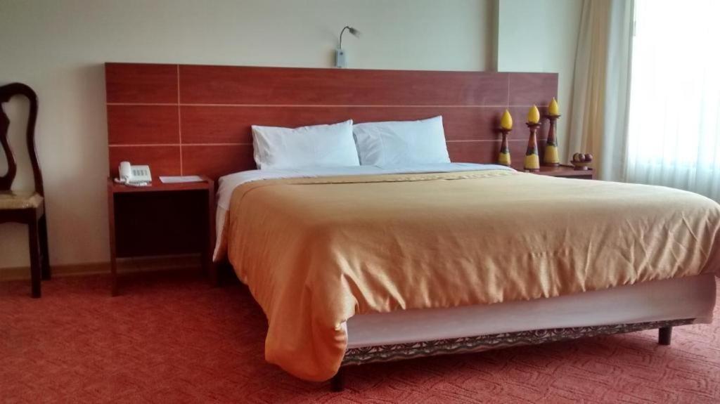 Hotel Flor De Los Andes Tulcán Eksteriør bilde