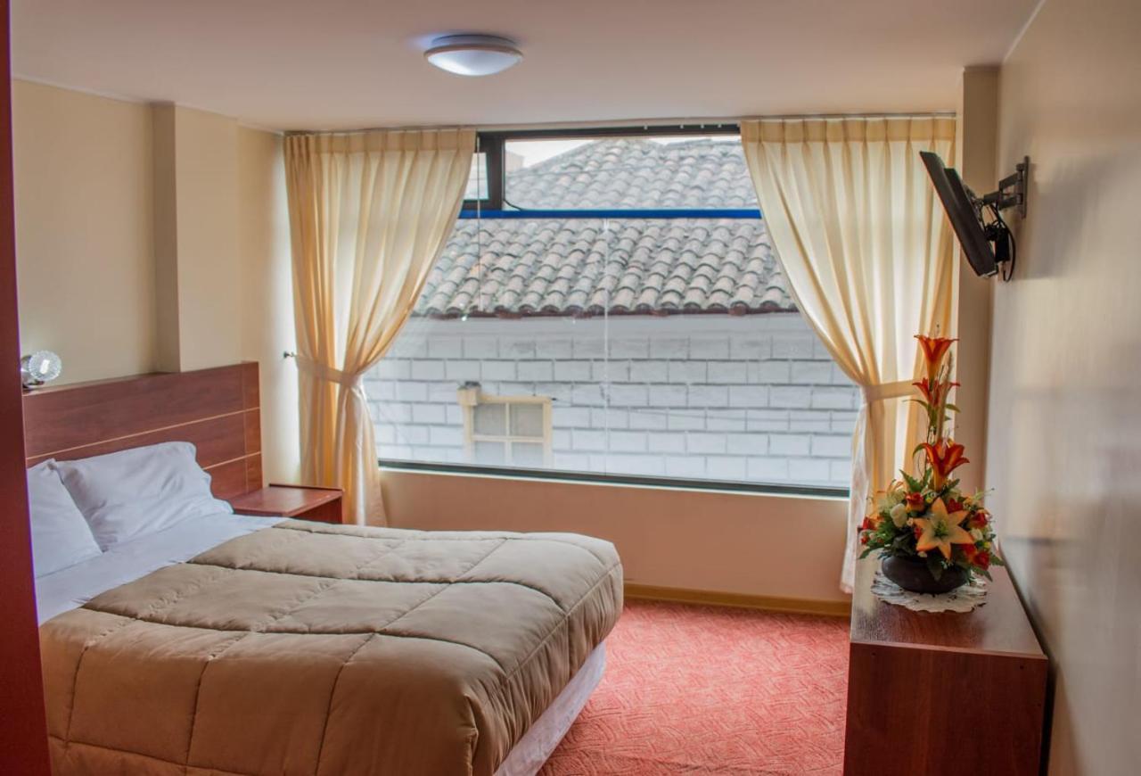 Hotel Flor De Los Andes Tulcán Eksteriør bilde